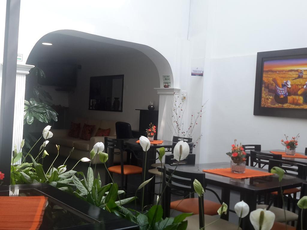 Hotel Central House A 5 Min De La Embajada Americana Bogota Bagian luar foto
