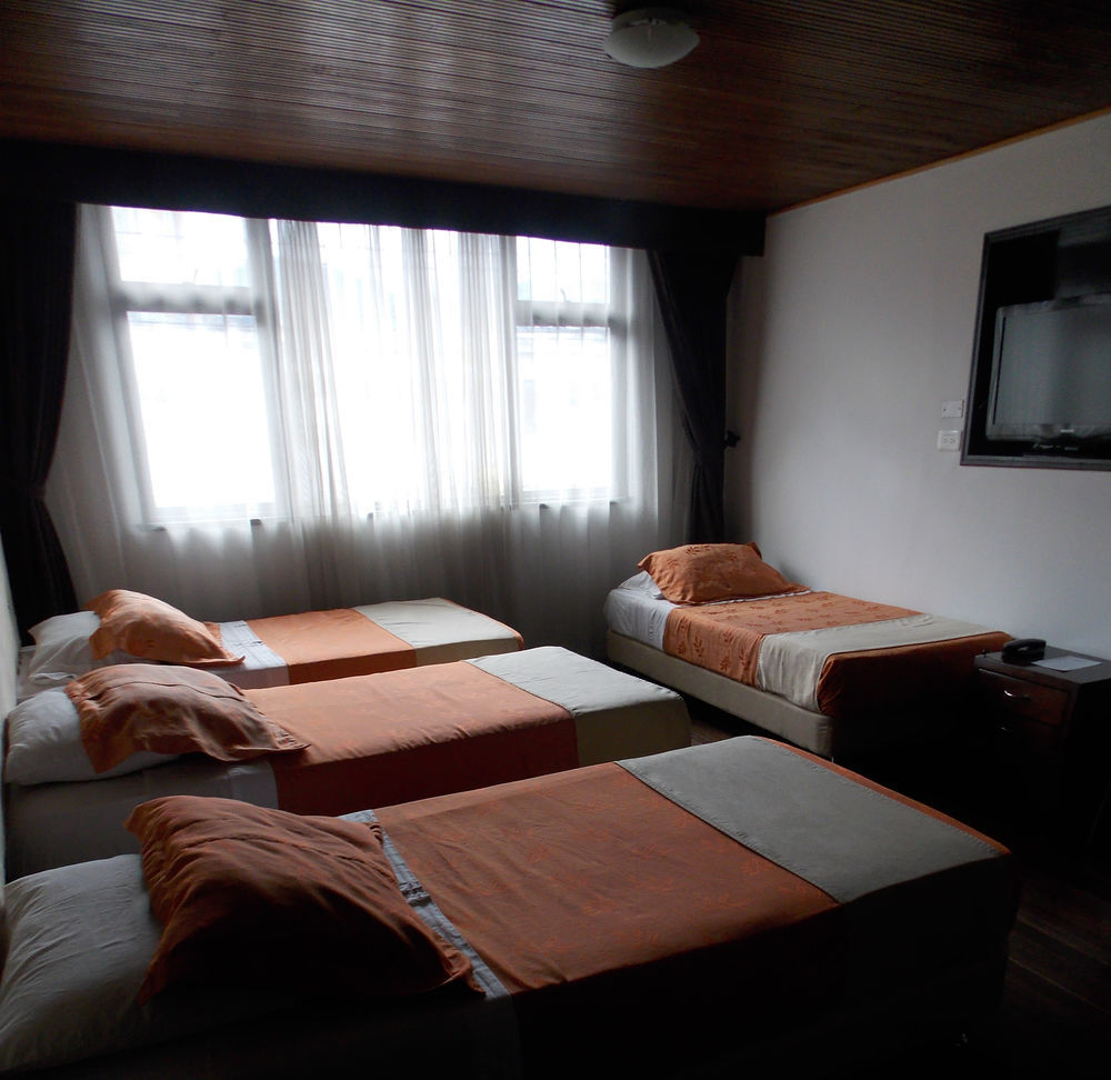 Hotel Central House A 5 Min De La Embajada Americana Bogota Bagian luar foto